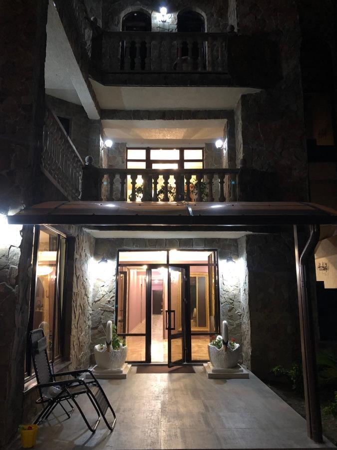 Hôtel Гостевой Дом Siella à Soukhoumi Extérieur photo