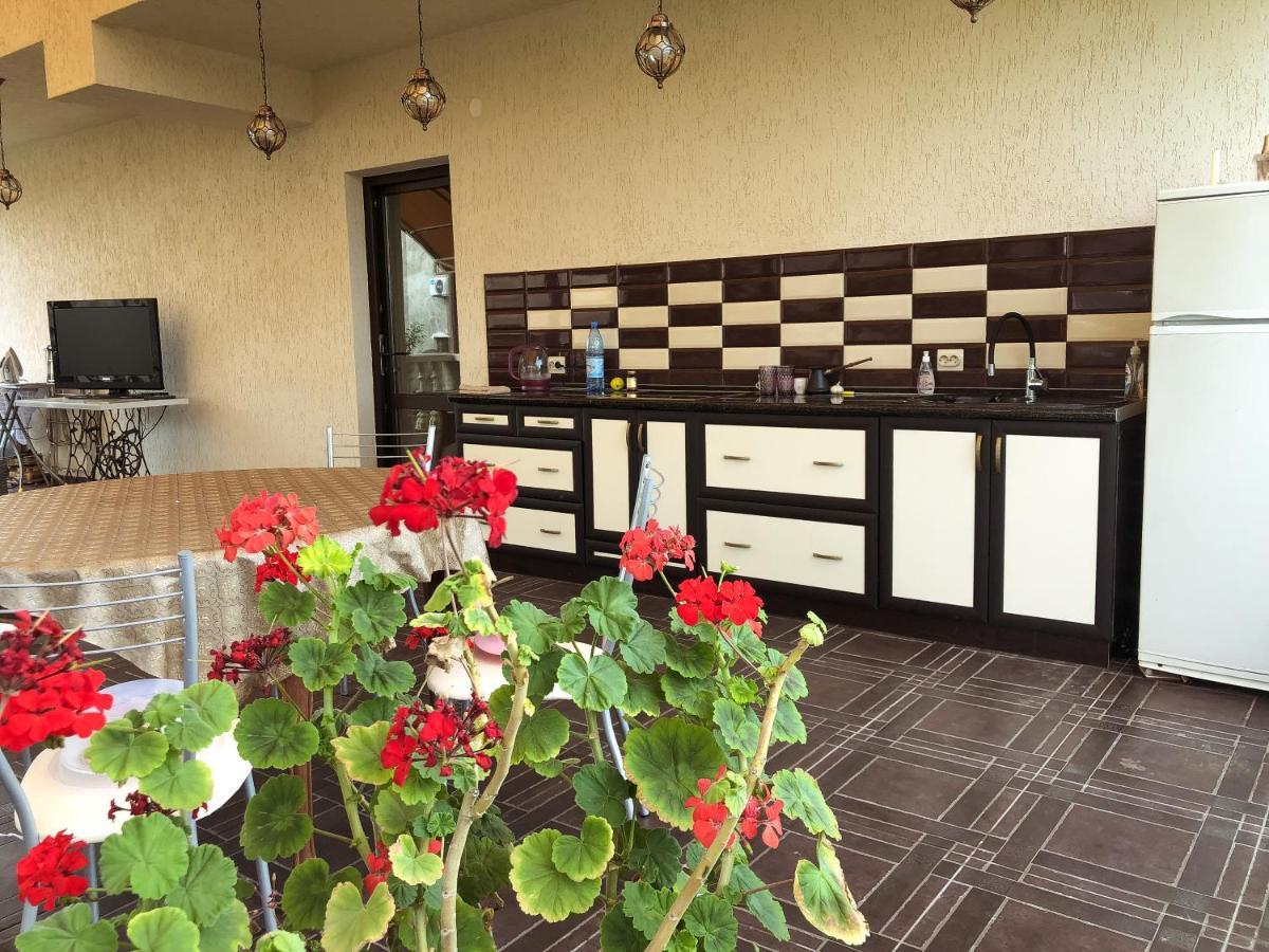 Hôtel Гостевой Дом Siella à Soukhoumi Extérieur photo