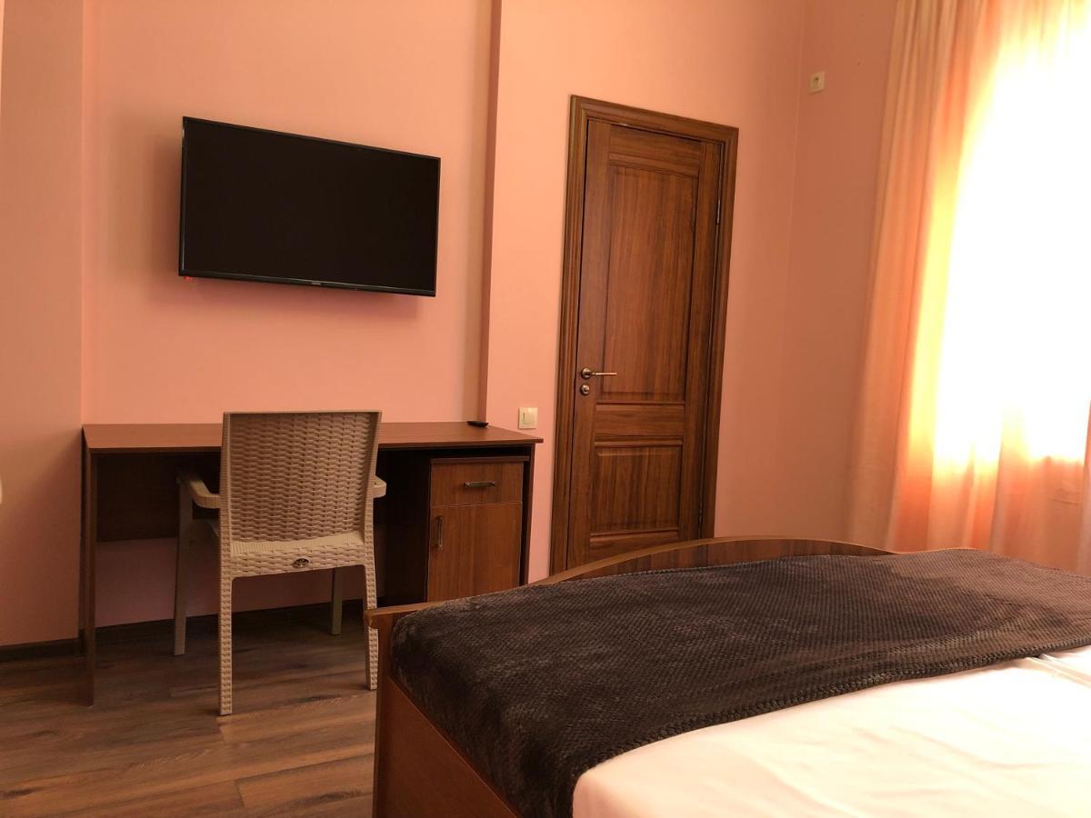 Hôtel Гостевой Дом Siella à Soukhoumi Extérieur photo